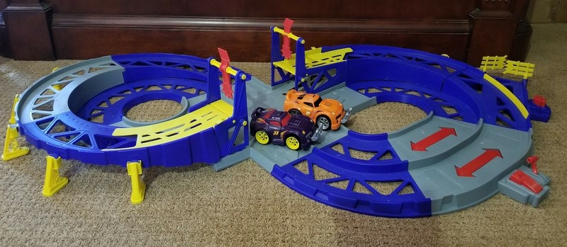 shake and go crash ups race track